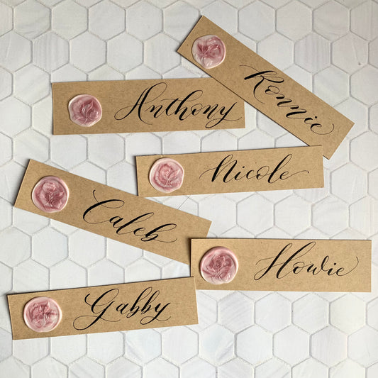 custom-calligraphy-wedding-name-cards